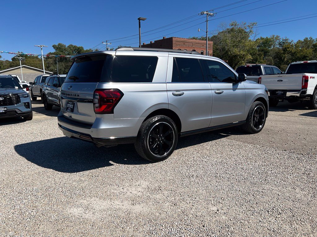 Used 2022 Ford Expedition Limited AWD/4WD image 8