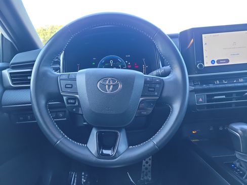 Certified 2025 Toyota Camry SE FWD image 17