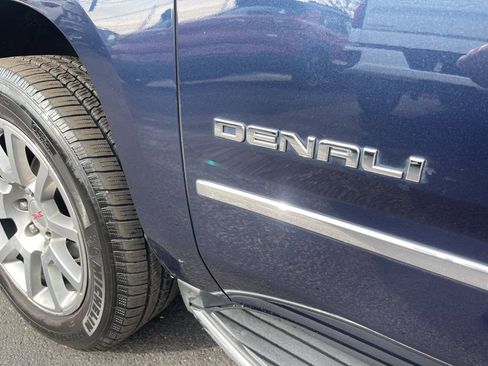 Used 2019 GMC Yukon Denali image 5