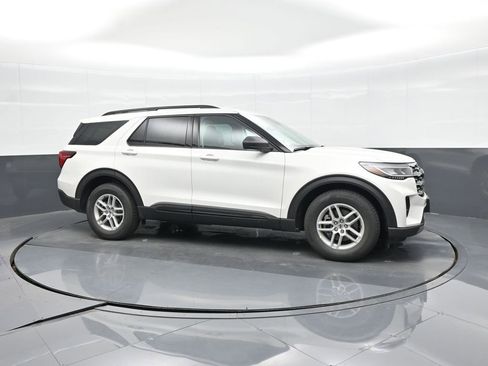 New 2026 Ford Explorer Active w/ Active Comfort Package image 10