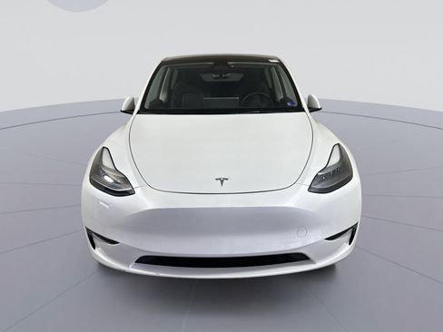 Used 2023 Tesla Model Y Long Range image 11