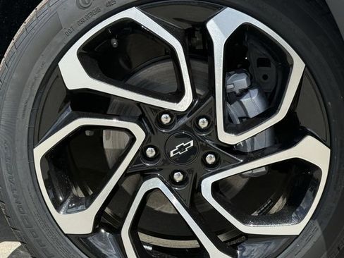 New 2026 Chevrolet Trax RS w/ Sunroof Package FWD image 10