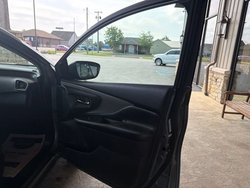 Used 2023 Nissan Murano SV FWD image 6