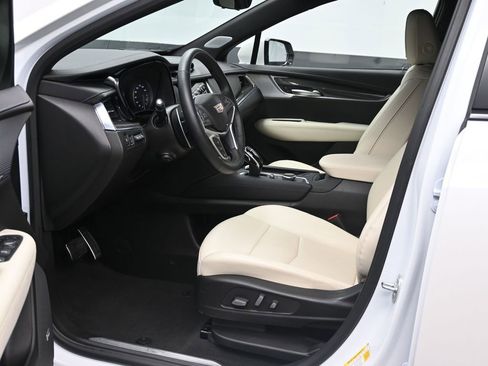 New 2025 Cadillac XT5 Sportv w/ Technology Package image 9