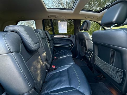 Used 2016 Mercedes-Benz GL 550 4MATIC image 37