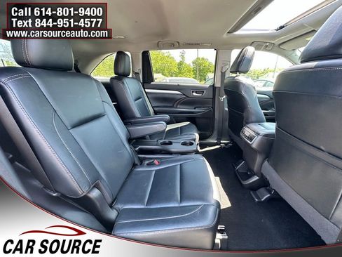Used 2017 Toyota Highlander XLE AWD/4WD image 25