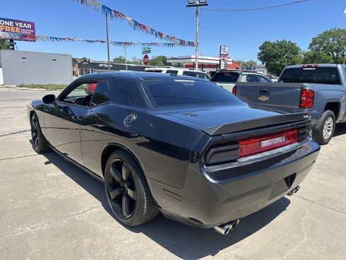Used 2009 Dodge Challenger SRT8 w/ SRT Option Group II RWD image 8