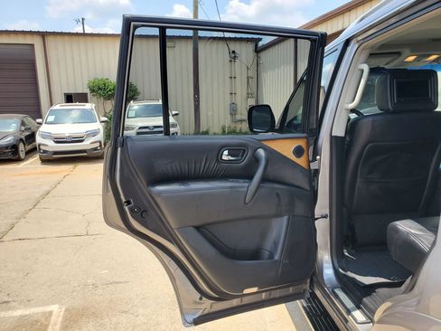 Used 2014 INFINITI QX80 4WD w/ Theater Package image 25