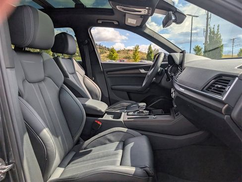Used 2024 Audi Q5 e Premium Plus image 21