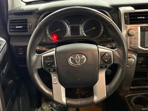 Used 2017 Toyota 4Runner SR5 Premium image 17