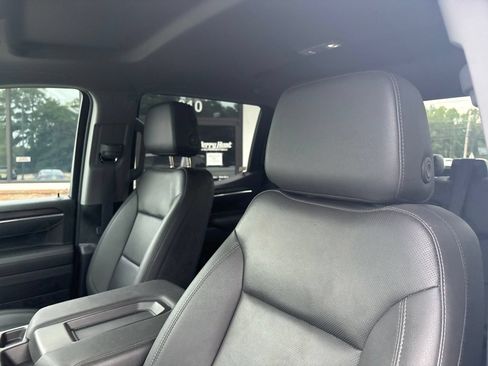Used 2025 GMC Sierra 1500 SLT AWD/4WD image 3