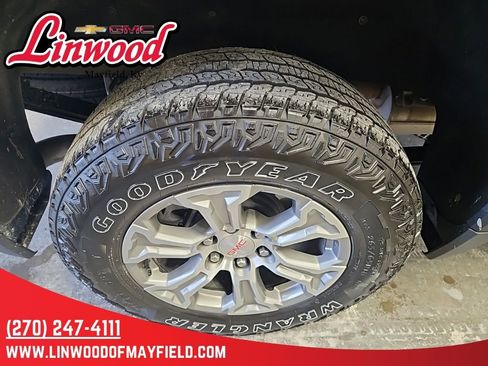 Used 2024 GMC Sierra 1500 SLE w/ Preferred Package image 8