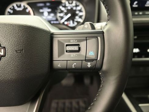 Used 2025 Nissan Rogue SV image 28