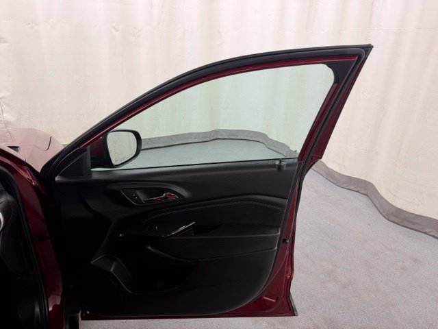 Used 2025 Chevrolet Trax LT FWD image 14