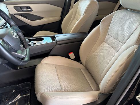 Used 2025 Nissan Rogue SV FWD image 29