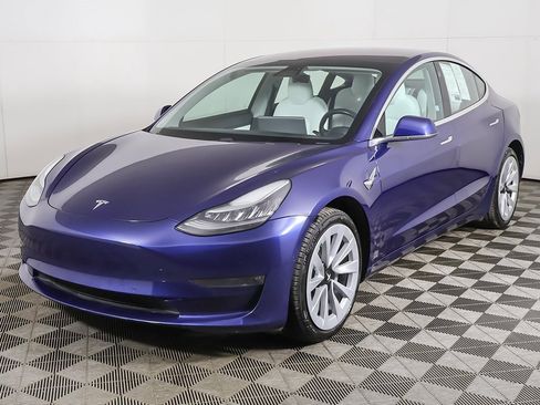 Used 2018 Tesla Model 3 Mid Range image 8