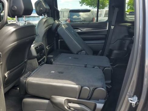 Used 2023 Jeep Wagoneer L 4WD w/ Premium Group I image 26