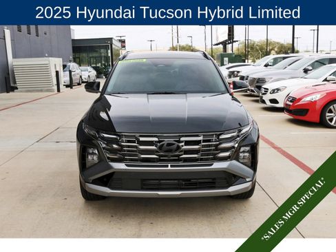 Used 2025 Hyundai Tucson Limited image 2