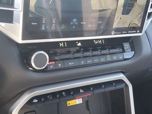 Used 2024 Toyota Tundra Platinum image 27