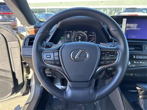 Certified 2025 Lexus ES 300h w/ Premium Package image 28