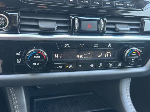 Used 2023 Nissan Pathfinder Platinum image 30