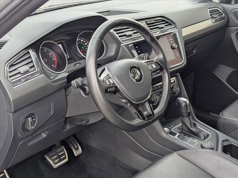 Used 2021 Volkswagen Tiguan SE R-Line image 10