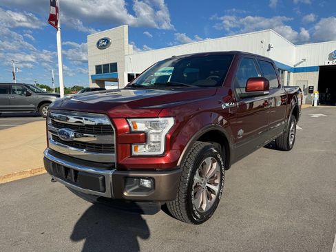 Used 2015 Ford F150 King Ranch w/ Equipment Group 601A Luxury AWD/4WD image 4