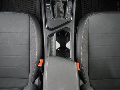 Used 2024 Volkswagen Taos SE image 21