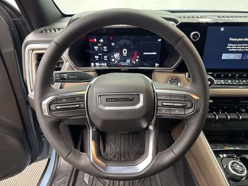 New 2026 GMC Canyon Denali image 13
