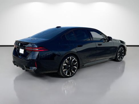 Used 2025 BMW 530i w/ M Sport Package RWD image 3