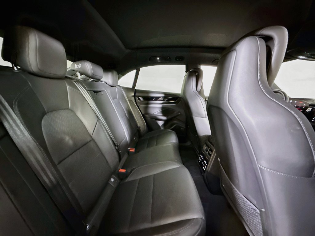 Certified 2026 Porsche Macan Electric RWD image 19