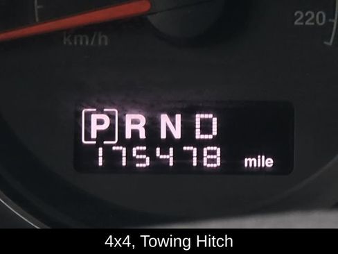 Used 2009 Jeep Commander Sport image 29