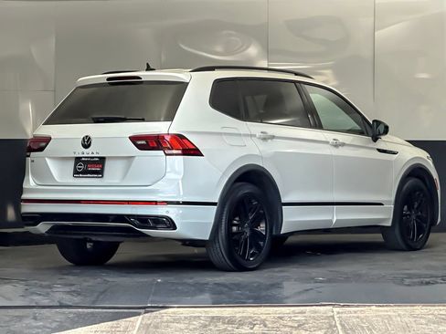 Used 2022 Volkswagen Tiguan SE R-Line FWD image 3