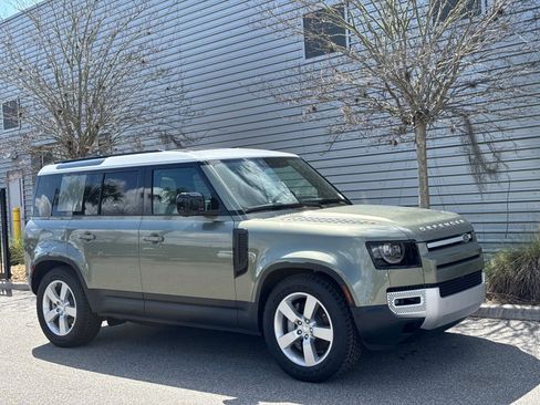 New 2025 Land Rover Defender 110 S image 7