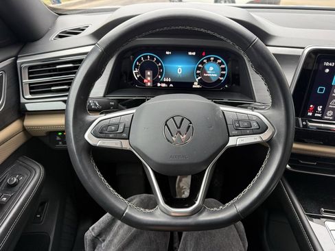 Used 2024 Volkswagen Atlas Cross Sport SE w/ Panoramic Sunroof Package image 12