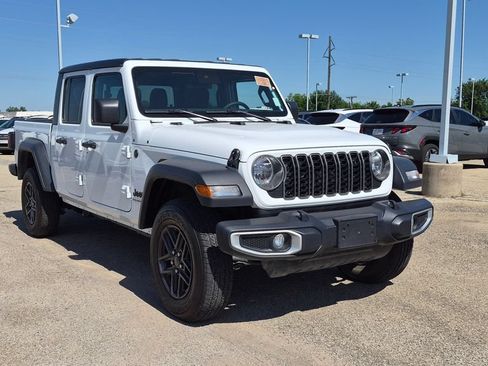 Used 2025 Jeep Gladiator Sport AWD/4WD image 1