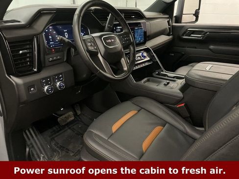 Used 2025 GMC Sierra 2500 AT4 w/ AT4 Premium Plus Package image 5