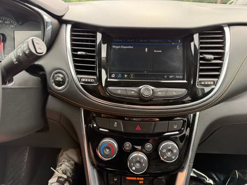 Used 2018 Chevrolet Trax Premier w/ Midnight Edition FWD image 21