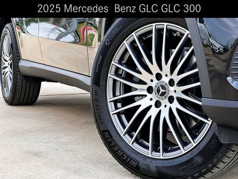 Certified 2025 Mercedes-Benz GLC 300 image 2