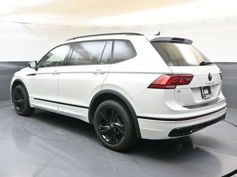 Used 2024 Volkswagen Tiguan SE R-Line image 3