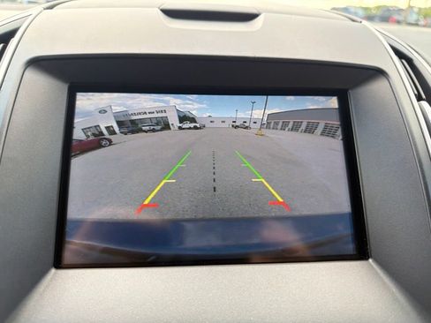 Used 2015 Ford Edge SEL w/ Equipment Group 201A AWD/4WD image 40