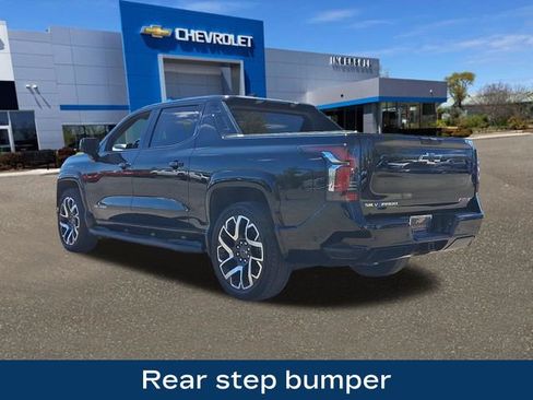 Used 2025 Chevrolet Silverado EV RST AWD/4WD image 25