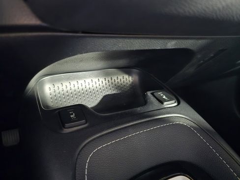 Used 2019 Toyota Corolla SE image 23