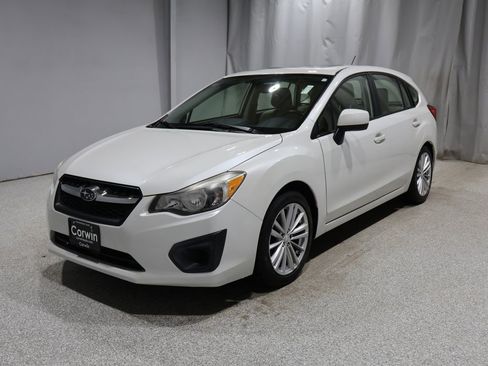 Used 2013 Subaru Impreza 2.0i Premium w/ Alloy Wheel Pkg + Moonroof image 5