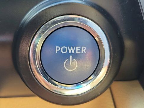 Used 2017 Toyota Camry XLE image 29