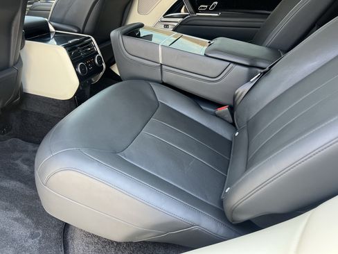 Certified 2023 Land Rover Range Rover Long Wheelbase Autobiography AWD/4WD image 31