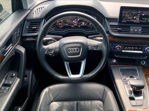 Used 2018 Audi Q5 2.0T Premium Plus w/ Premium Plus Package AWD/4WD image 5