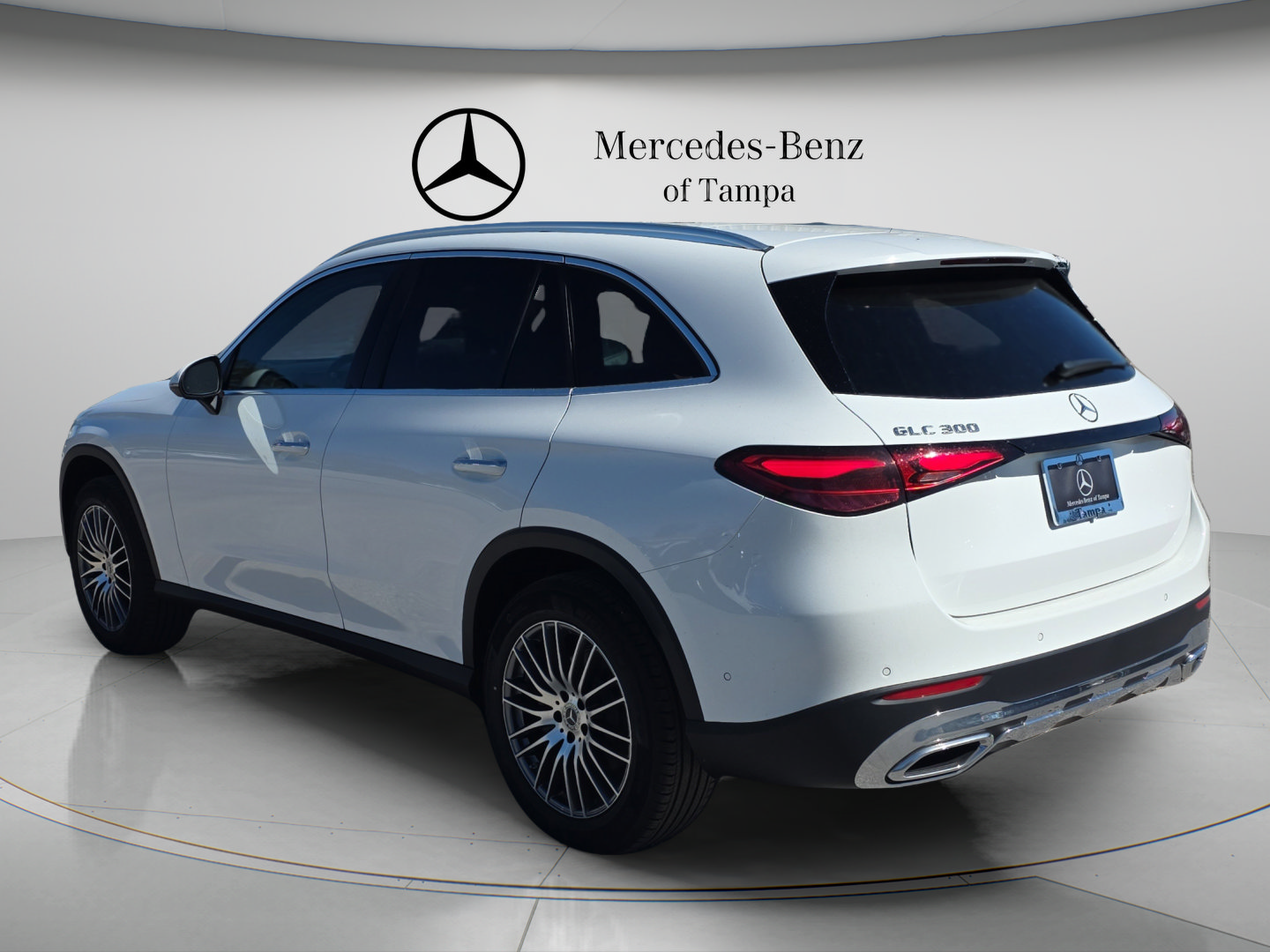 Used 2026 Mercedes-Benz GLC 300 image 2
