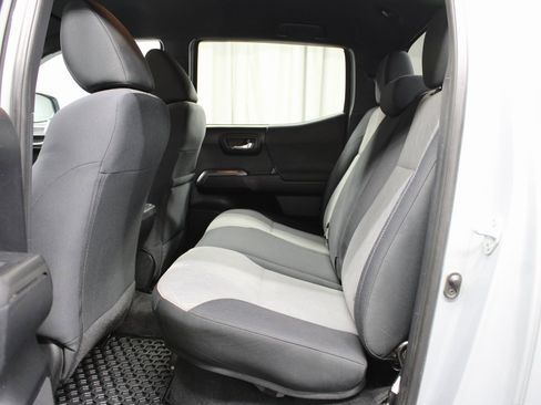 Used 2021 Toyota Tacoma TRD Sport image 10