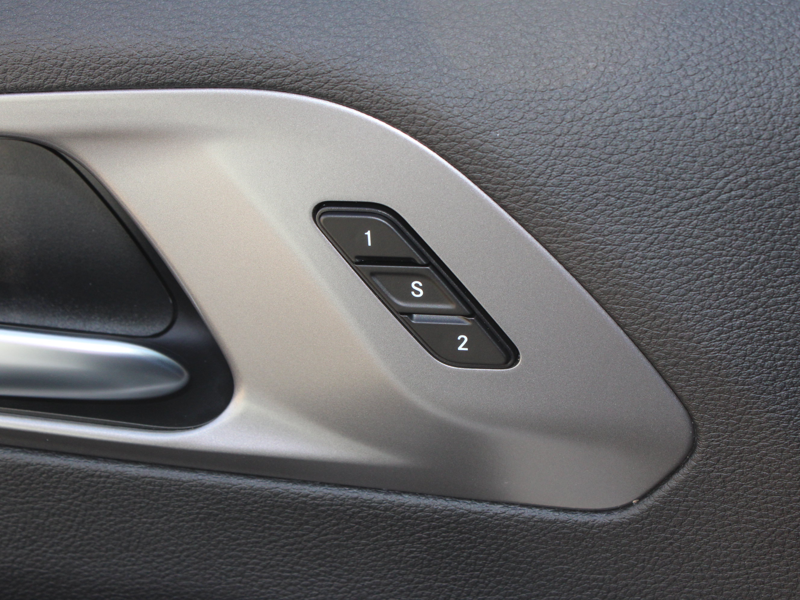 Used 2026 Chrysler Pacifica Select FWD image 31